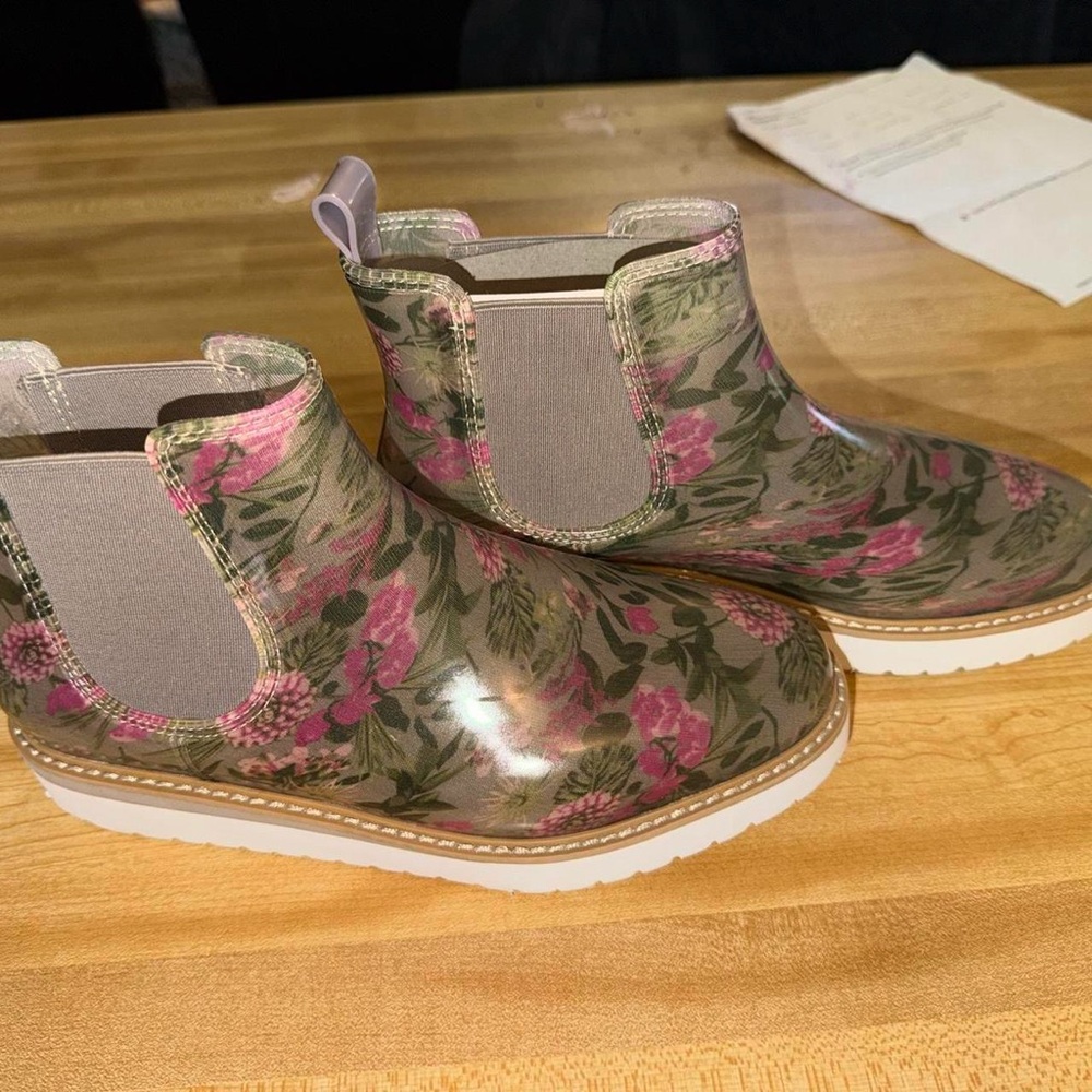 Floral Ankle Boots with Pink and Green Design